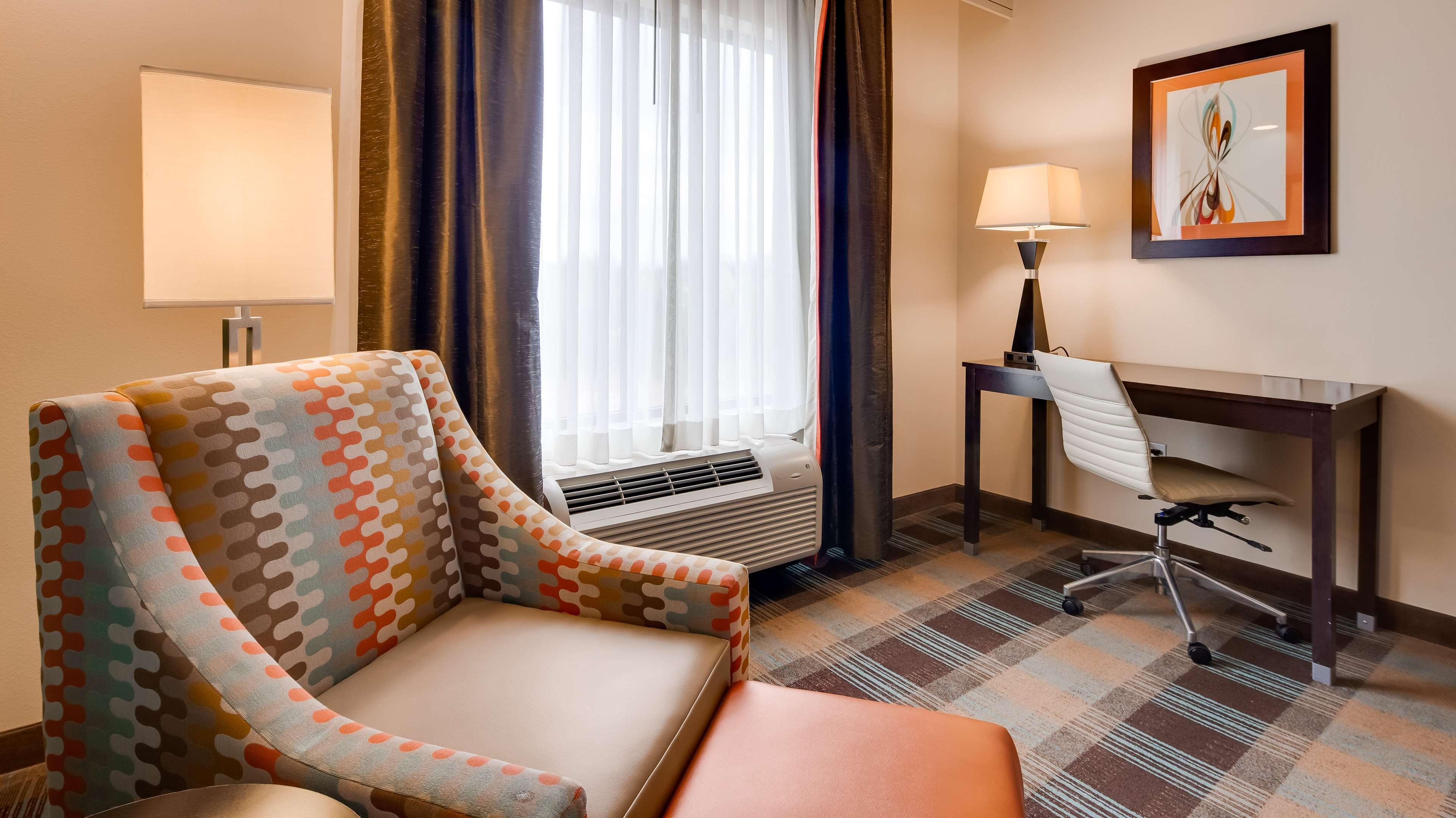 Best Western Plus Atrium Inn & Suites Clarksville Zewnętrze zdjęcie