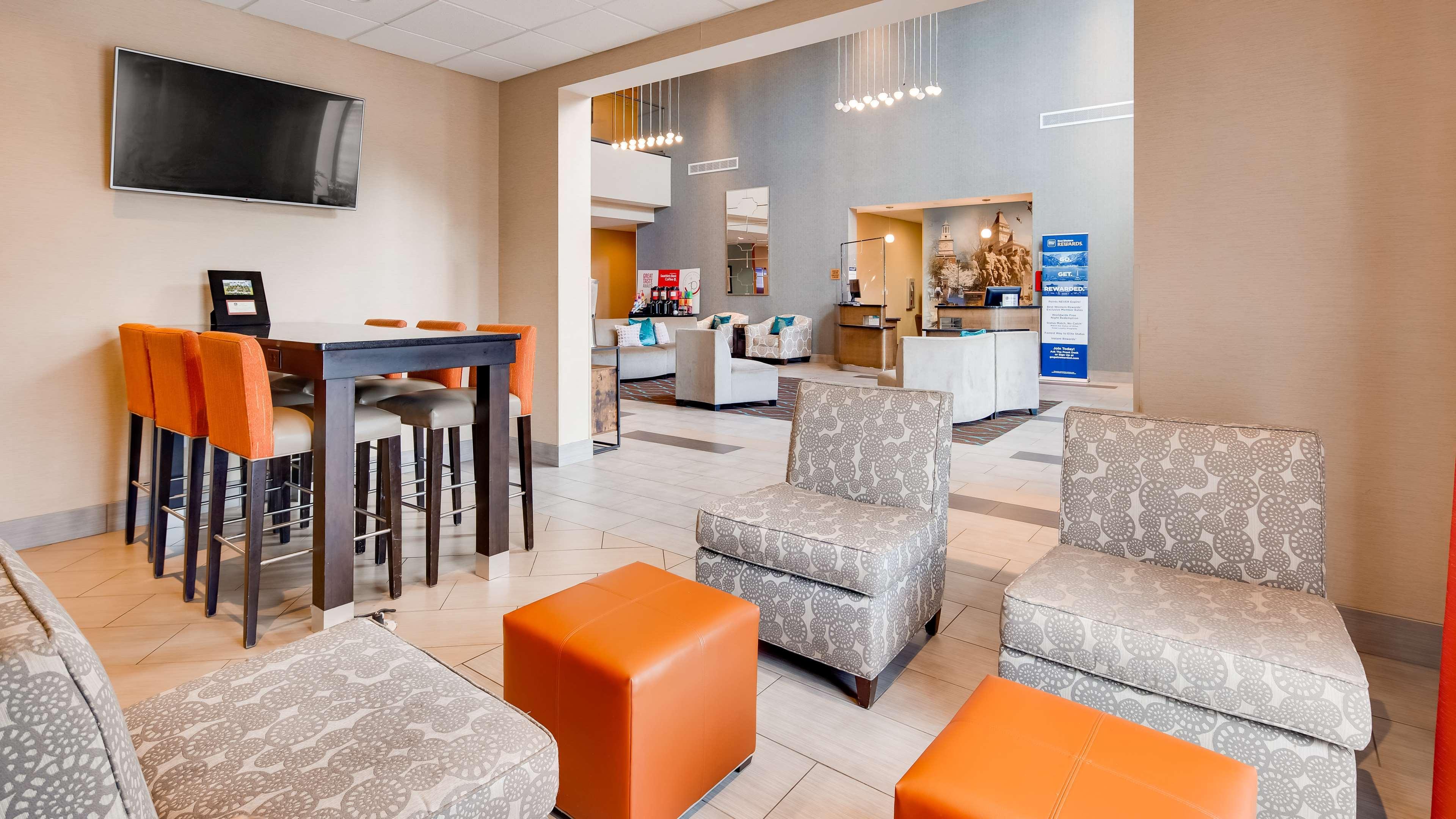 Best Western Plus Atrium Inn & Suites Clarksville Zewnętrze zdjęcie
